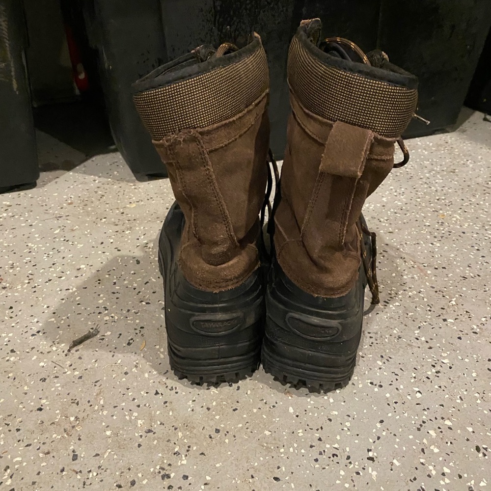 Men's Rugged Brown and Black Snow Boots - Picture 2 of 8